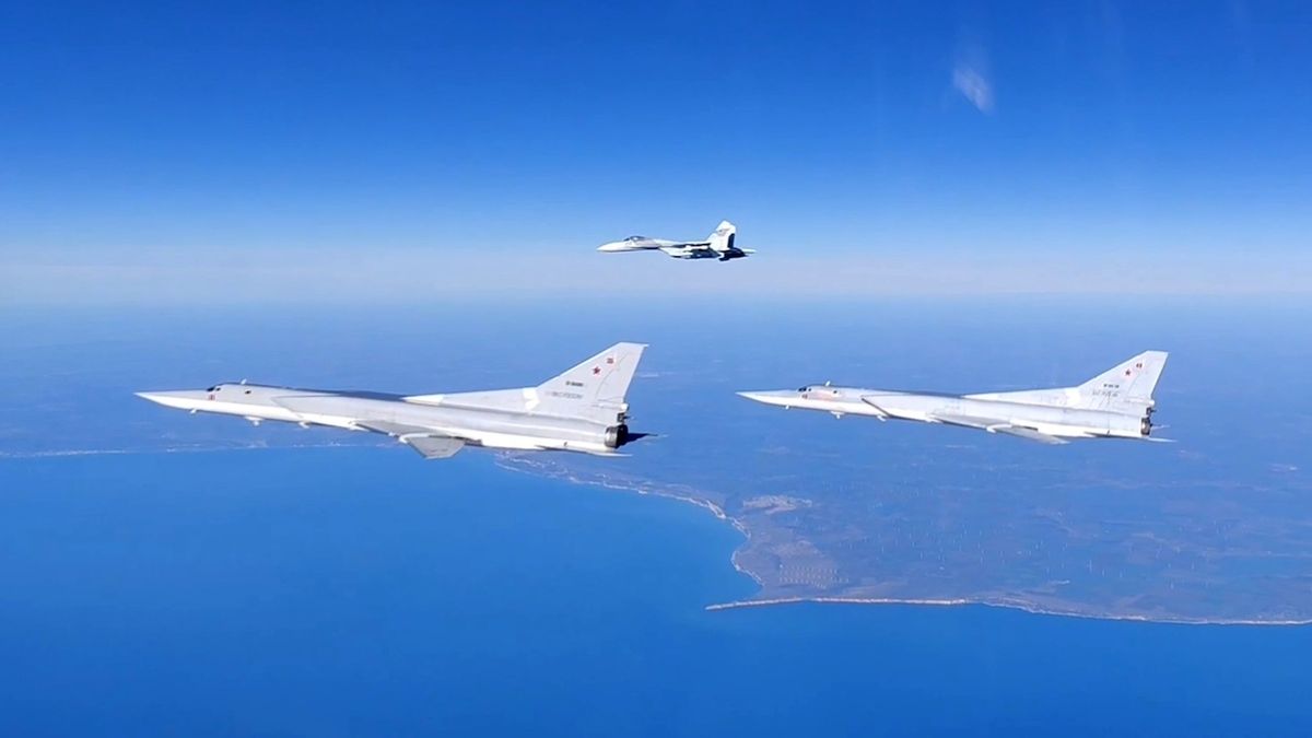 Rusko vyslalo bombardéry s hypersonickými raketami do Sýrie na cvičení
